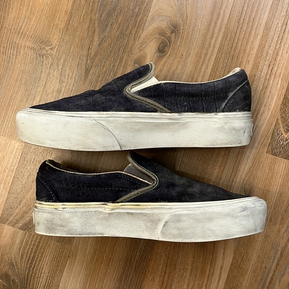 Vans - Picture 6 of 9